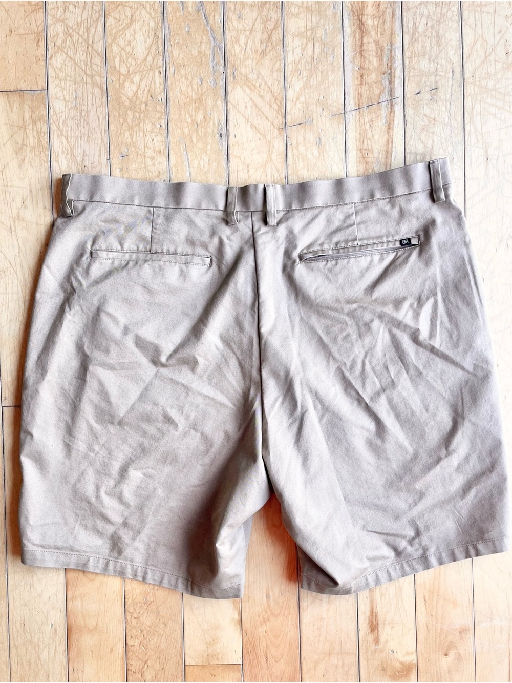 Banana Republic Classic Beige Chino Shorts Size 42 - Picture 4 of 7